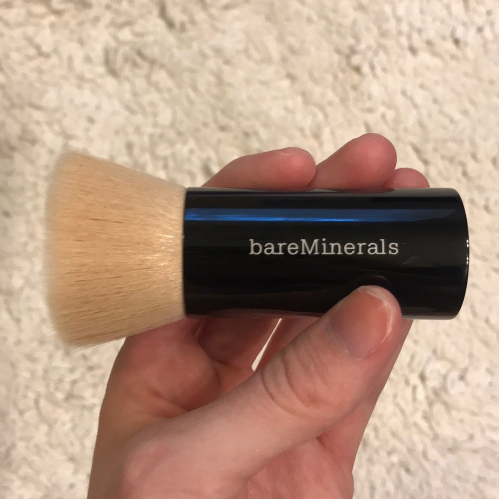 bareMinerals “Beautiful Finish” Foundation Brush